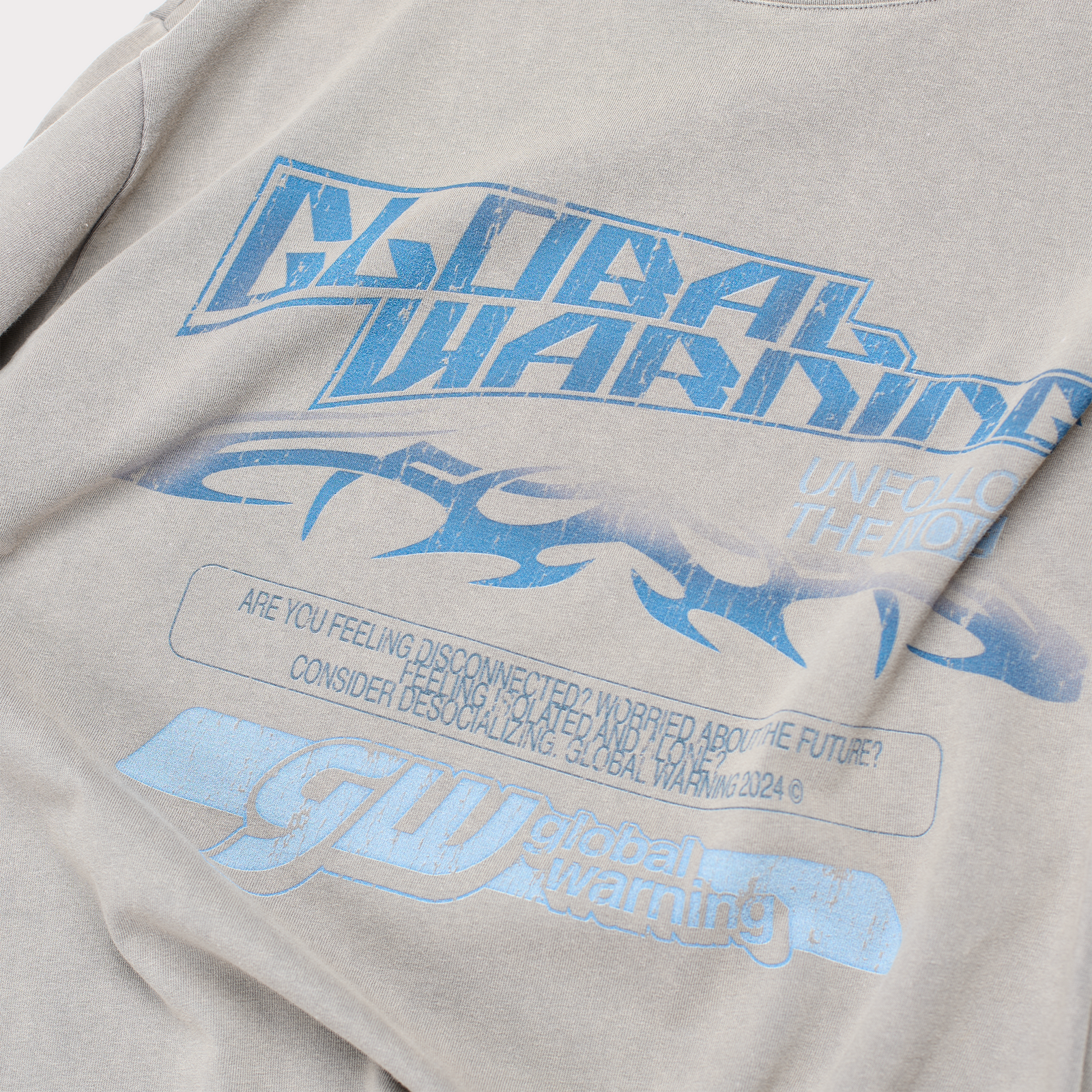 Desocialized 'Unfollow The Noise' off-white t-shirt