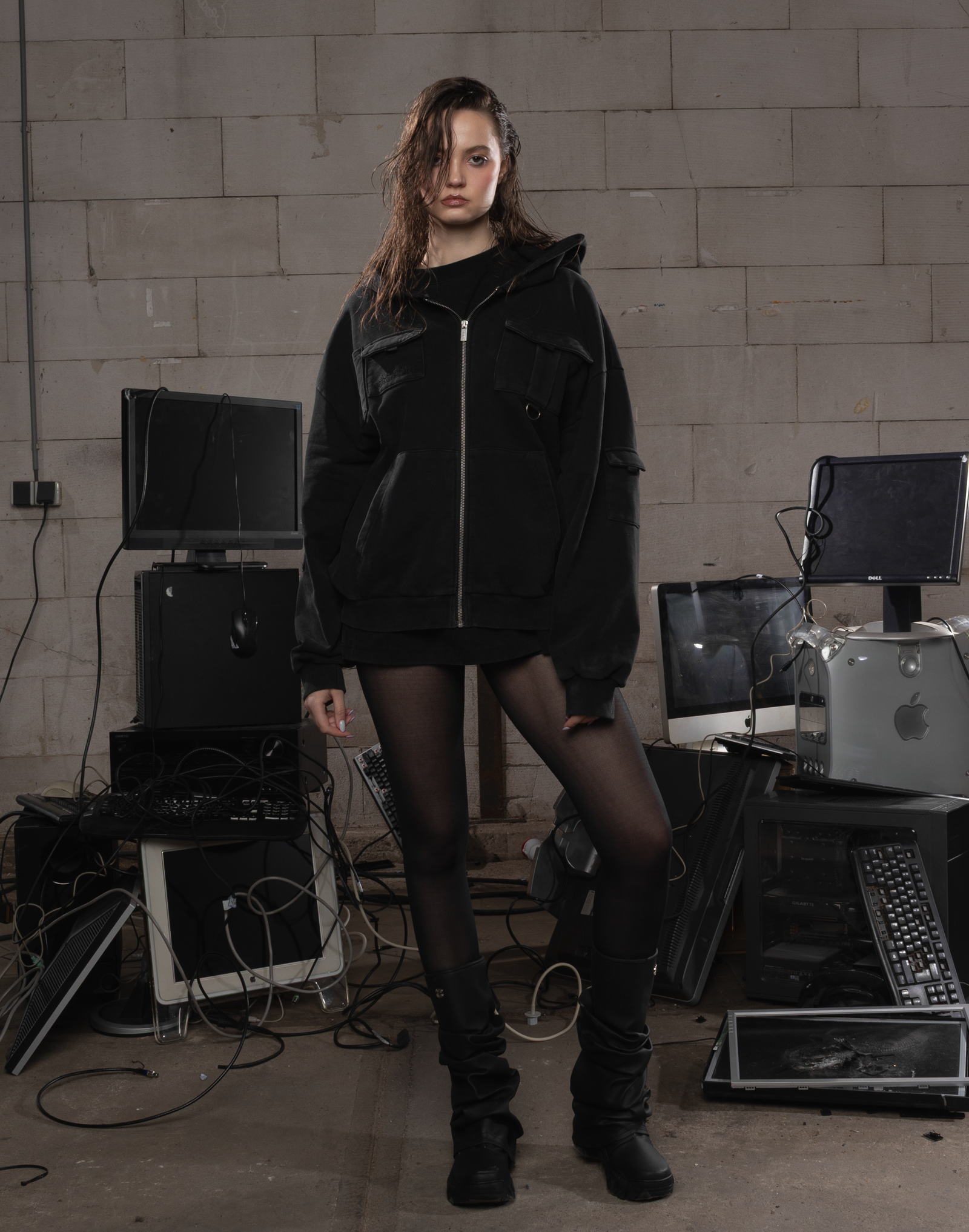 CARGO POCKET ZIP-HOODIE