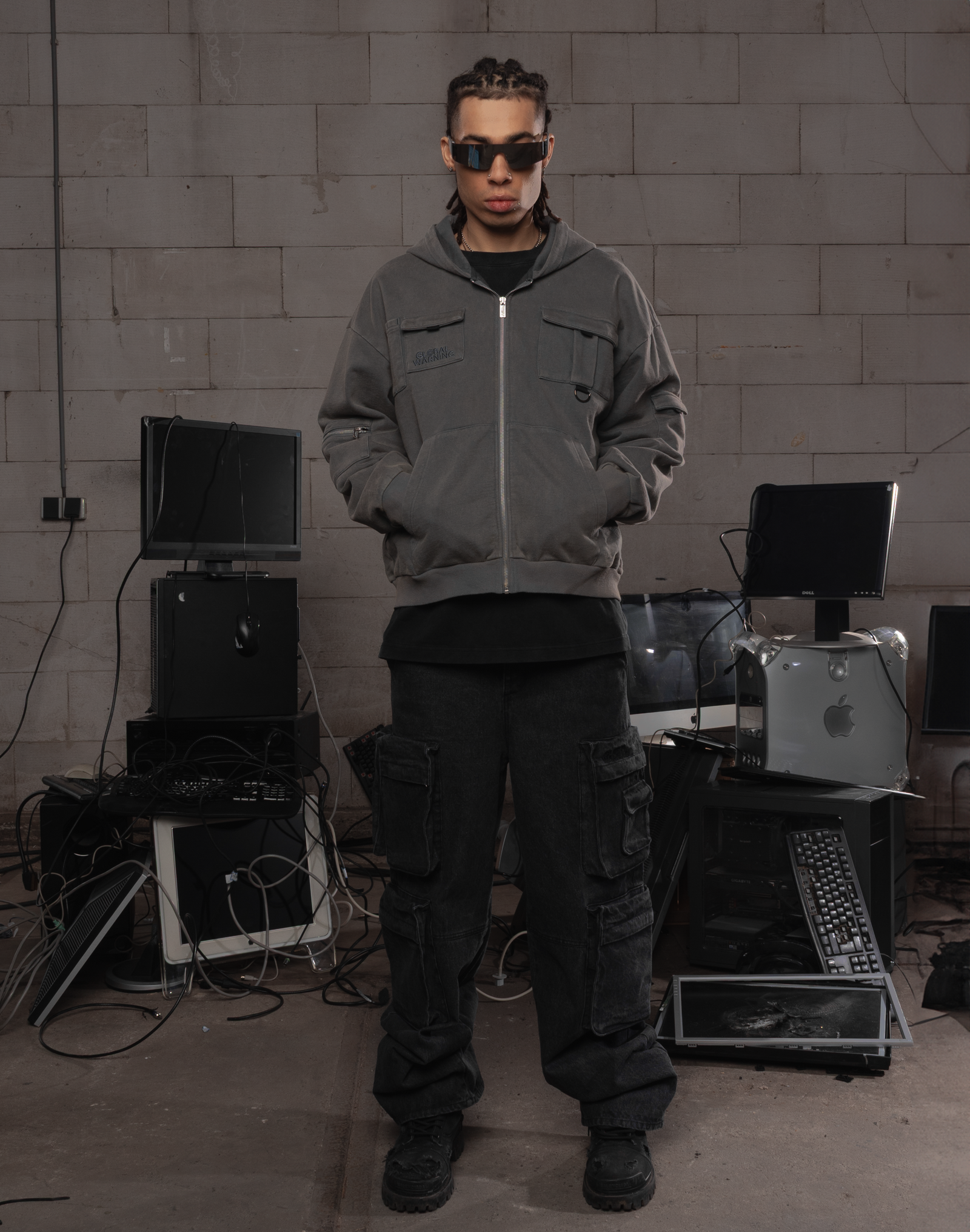 CARGO POCKET ZIP-HOODIE