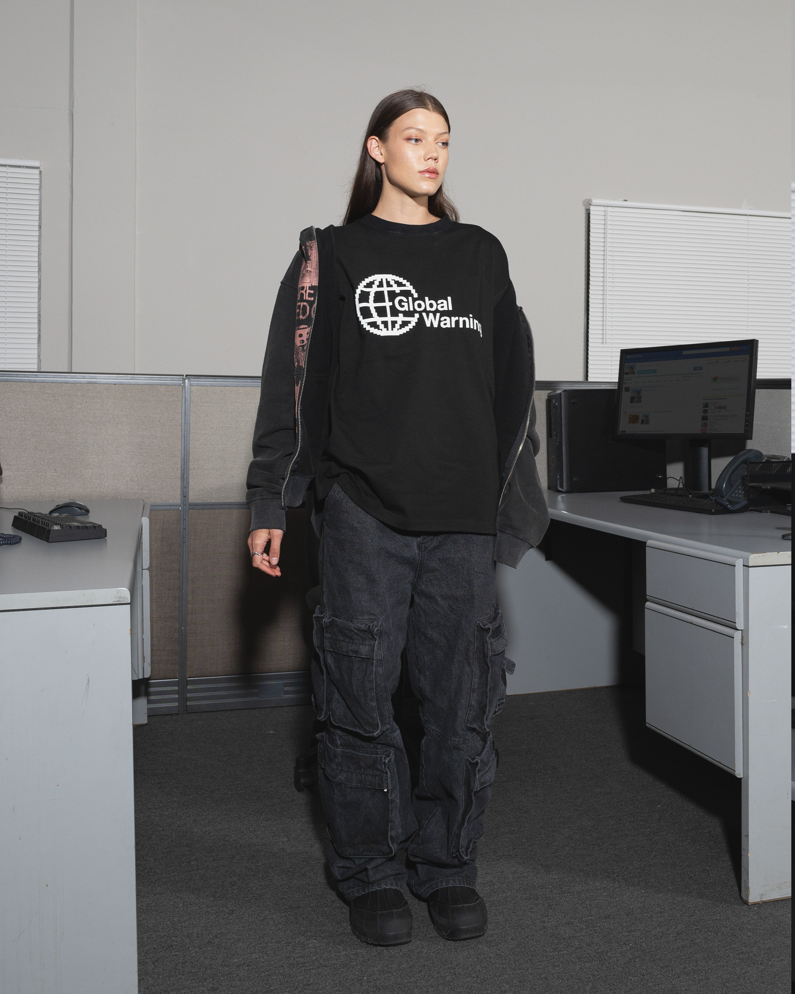 DESOCIALIZED "PIXEL LOGO" BLACK T-SHIRT